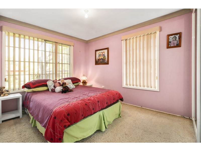 25 Bensbach Road, Glenfield NSW 2167