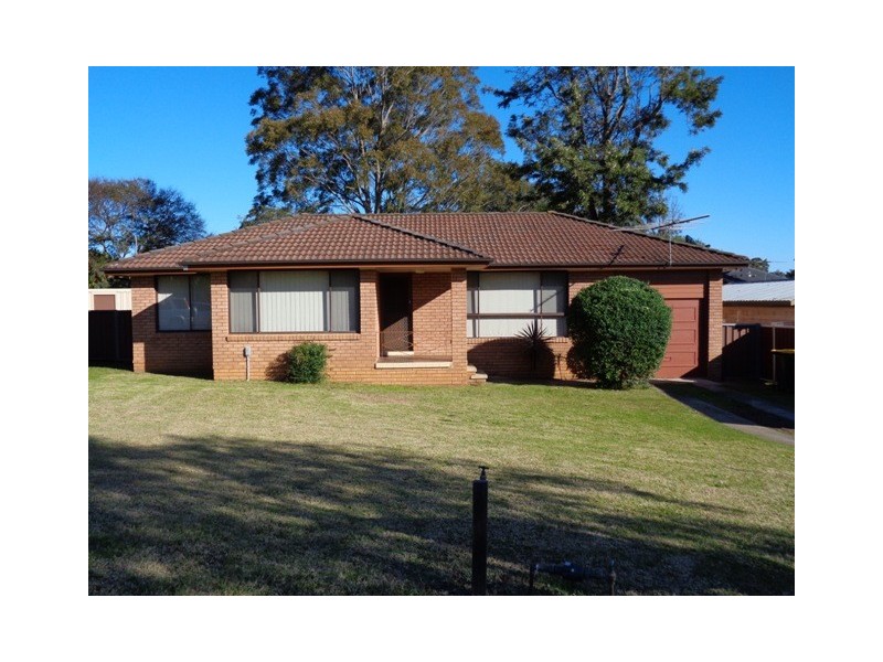 11 Honeyeater Place, Ingleburn NSW 2565