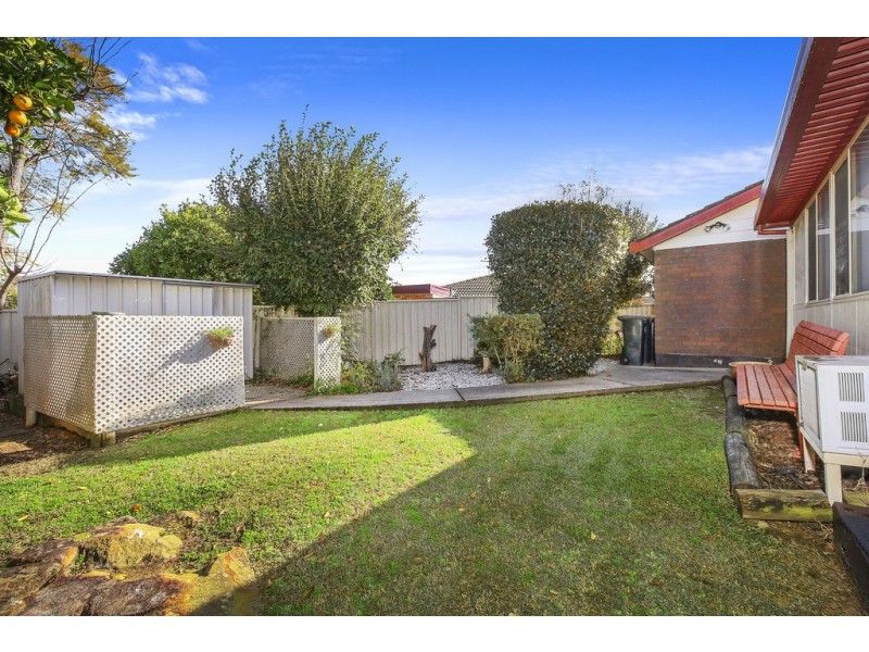 6 Luff Place, Ingleburn NSW 2565