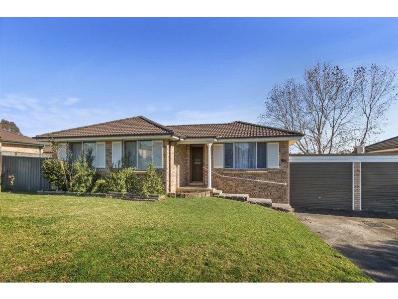 1/8 Bensley Road, Macquarie Fields NSW 2564