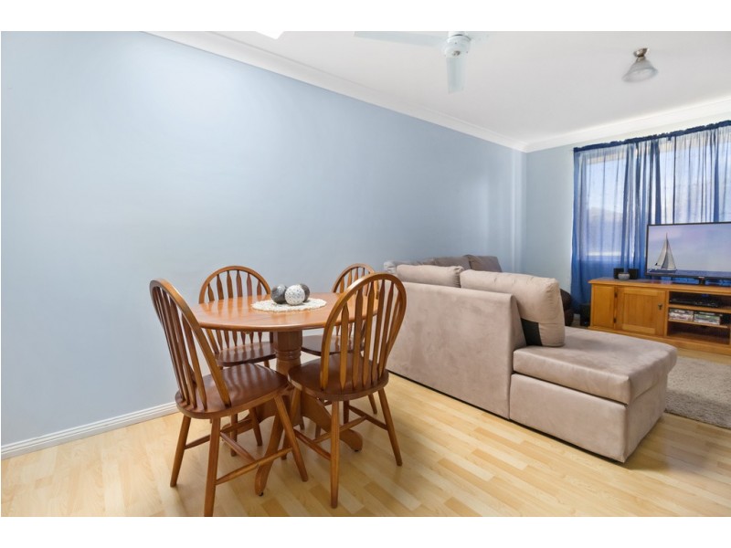 1/8 Bensley Road, Macquarie Fields NSW 2564