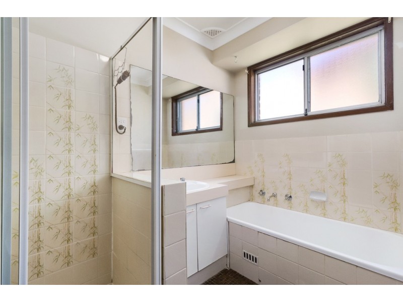 15 Bainbridge Avenue, Ingleburn NSW 2565