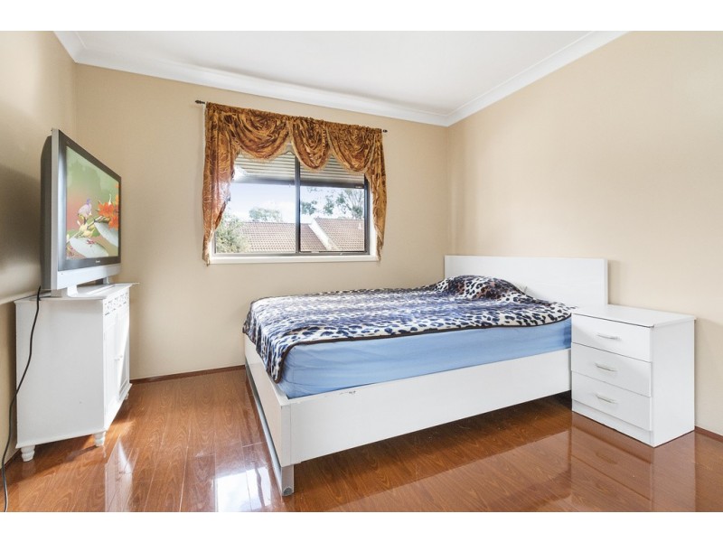 13/16 Bensley Road, Macquarie Fields NSW 2564