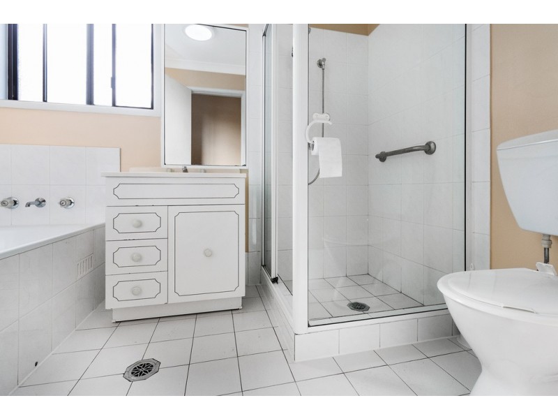 13/16 Bensley Road, Macquarie Fields NSW 2564