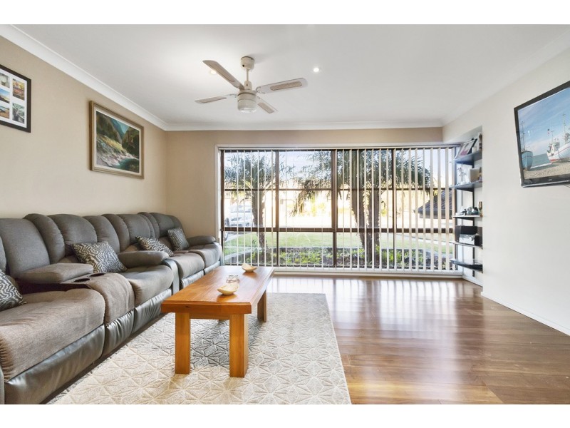 15 Moorhen Street, Ingleburn NSW 2565