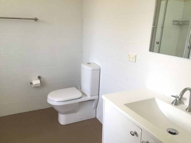 8/10-14 Eagleview Road, Minto NSW 2566