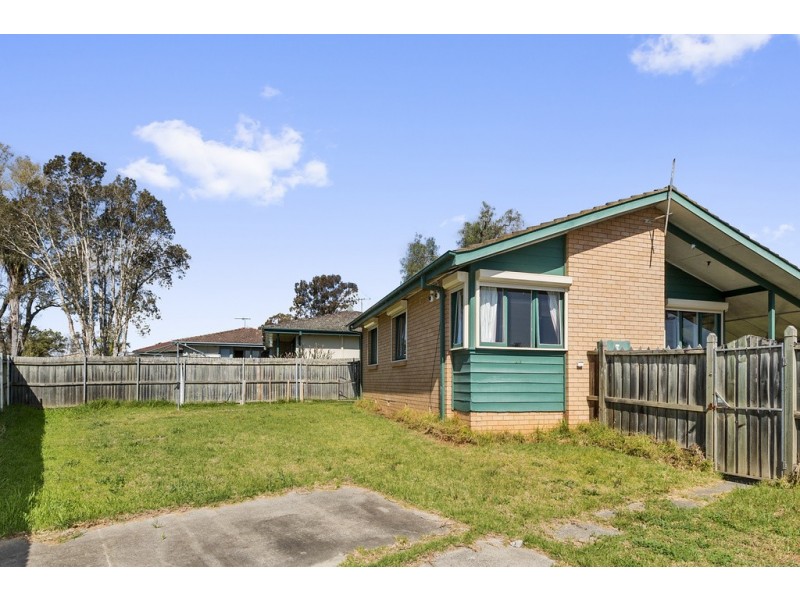 1 Celtis Place, Macquarie Fields NSW 2564