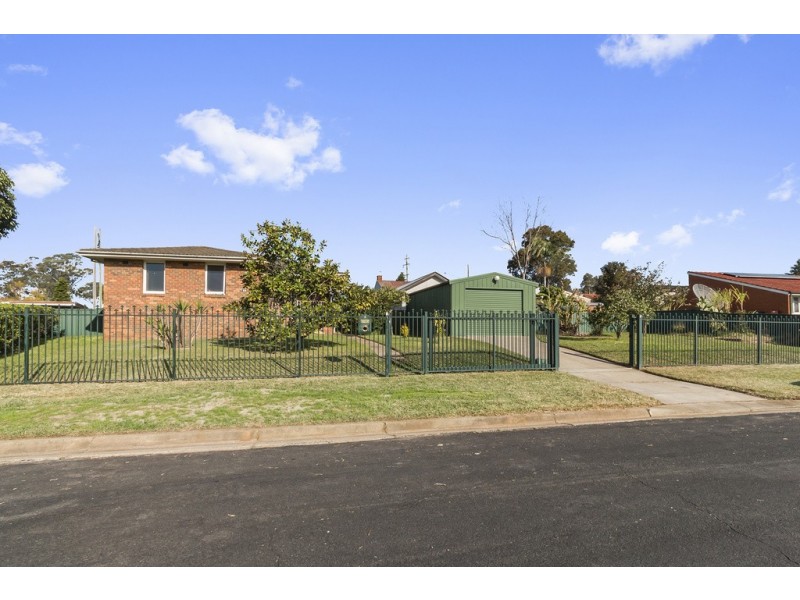 6 Shrike Place, Ingleburn NSW 2565