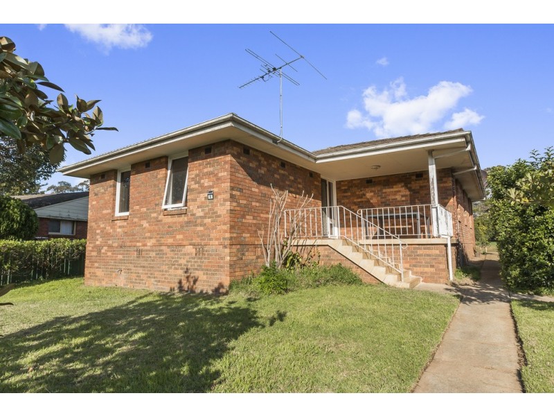6 Shrike Place, Ingleburn NSW 2565