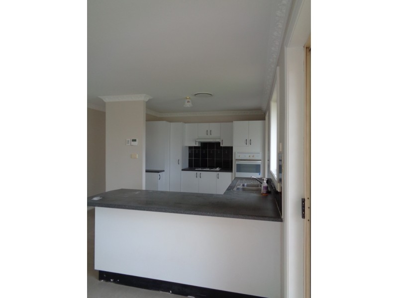 15 Moss Place, St Helens Park NSW 2560