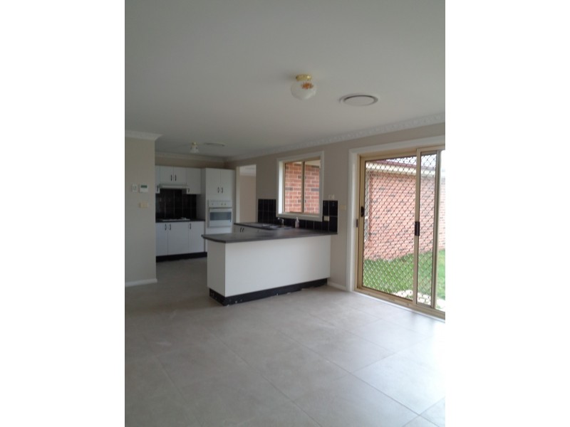 15 Moss Place, St Helens Park NSW 2560