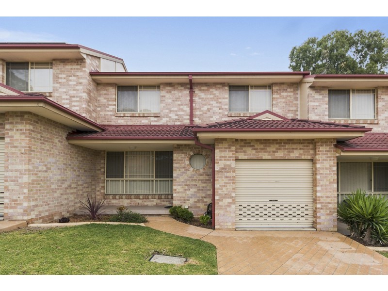 3/172 Cumberland Road, Ingleburn NSW 2565