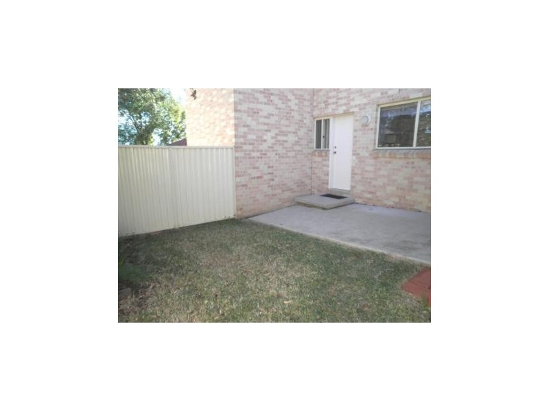3/172 Cumberland Road, Ingleburn NSW 2565