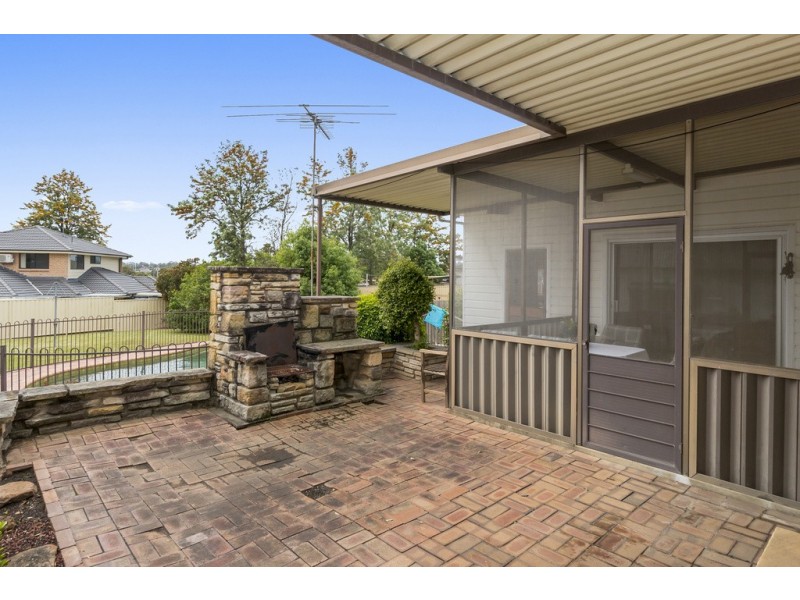 14 Chesham Parade, Glenfield NSW 2167