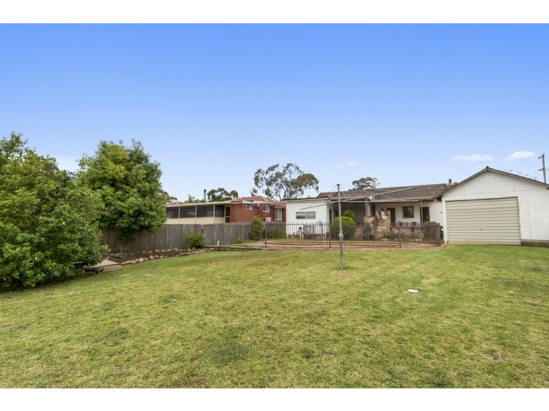 14 Chesham Parade, Glenfield NSW 2167