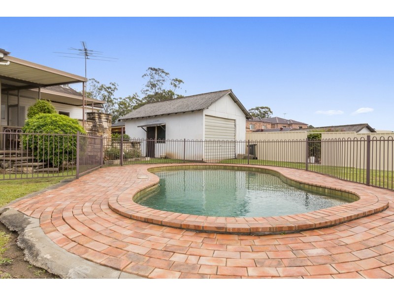 14 Chesham Parade, Glenfield NSW 2167