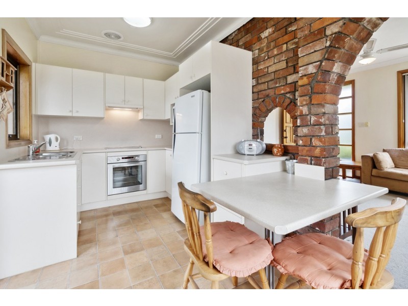 14 Chesham Parade, Glenfield NSW 2167