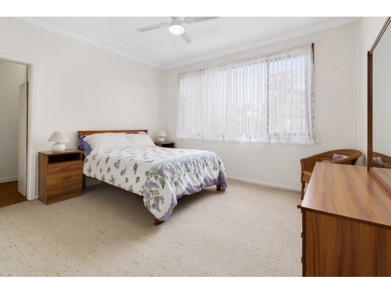 14 Chesham Parade, Glenfield NSW 2167