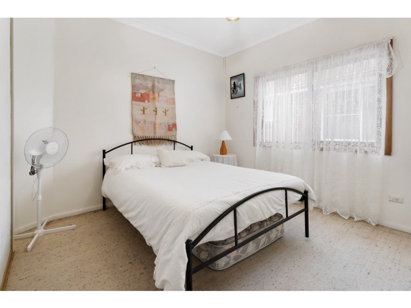 14 Chesham Parade, Glenfield NSW 2167