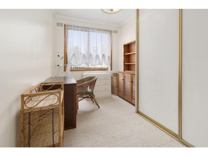 14 Chesham Parade, Glenfield NSW 2167