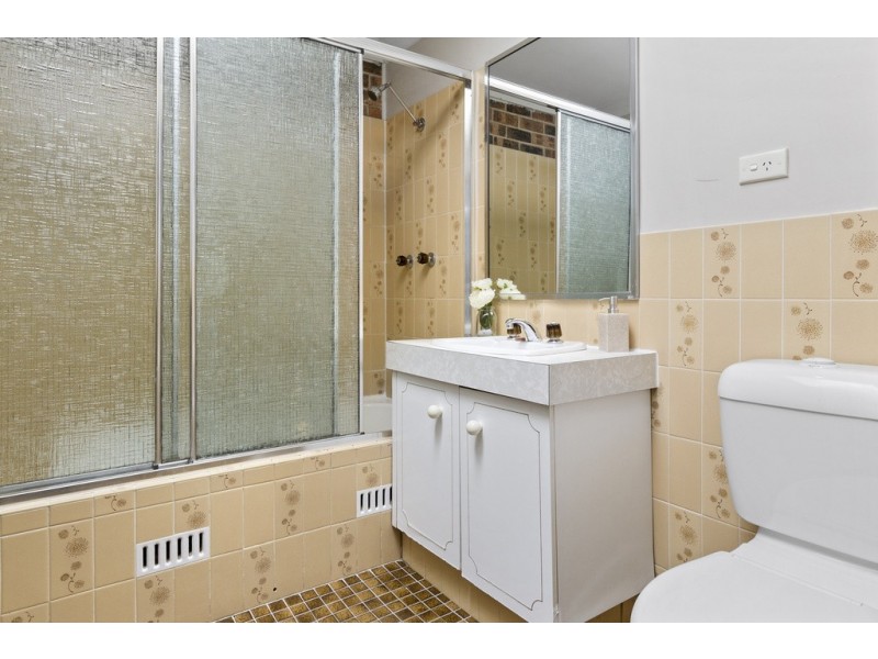 2/26 Fletcher Street, Minto NSW 2566