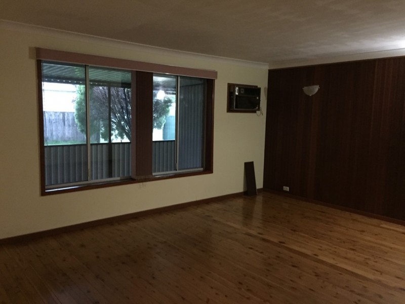 18 Phyllis street, Minto NSW 2566