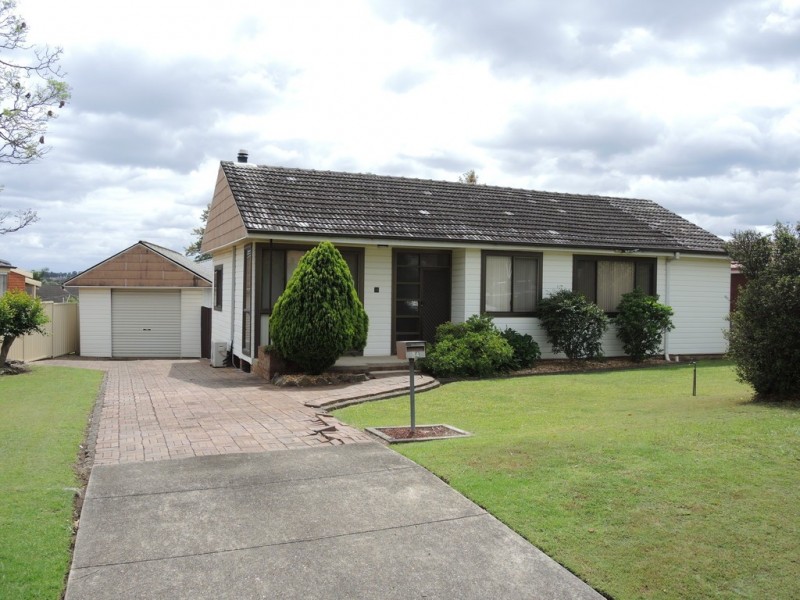 14 Chesham Parade, Glenfield NSW 2167