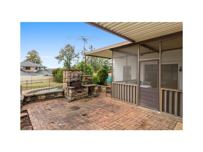 14 Chesham Parade, Glenfield NSW 2167