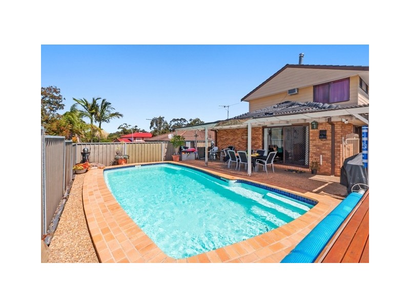 4 Clement Place, Ingleburn NSW 2565