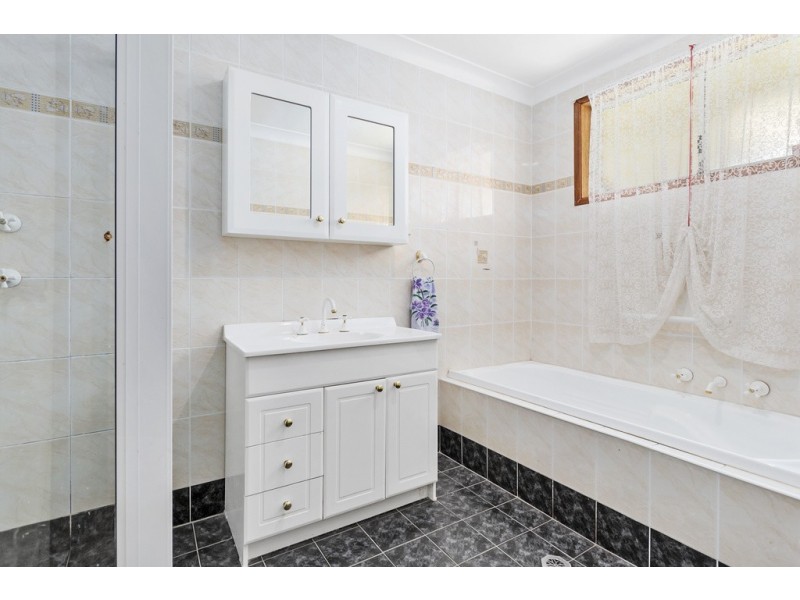 23 Haultain Street, Minto NSW 2566