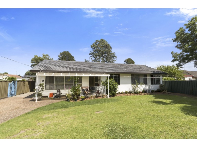 17 Phyllis Street, Minto NSW 2566