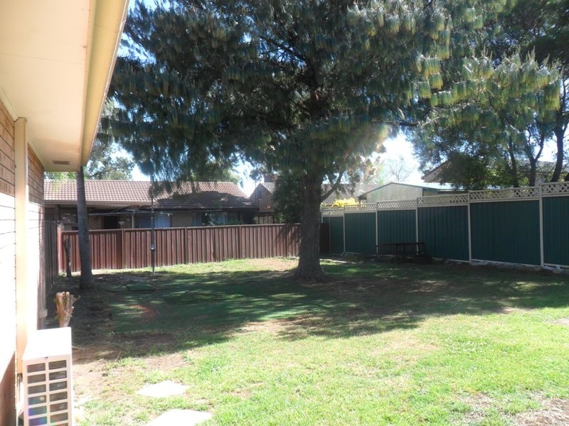 6 Kidd Place, Minto NSW 2566