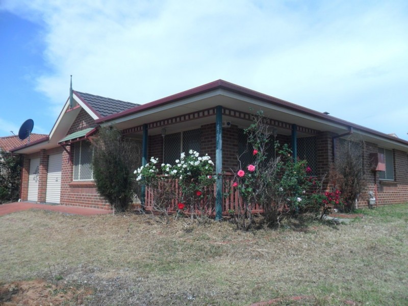 11 Jenner Street, Minto NSW 2566