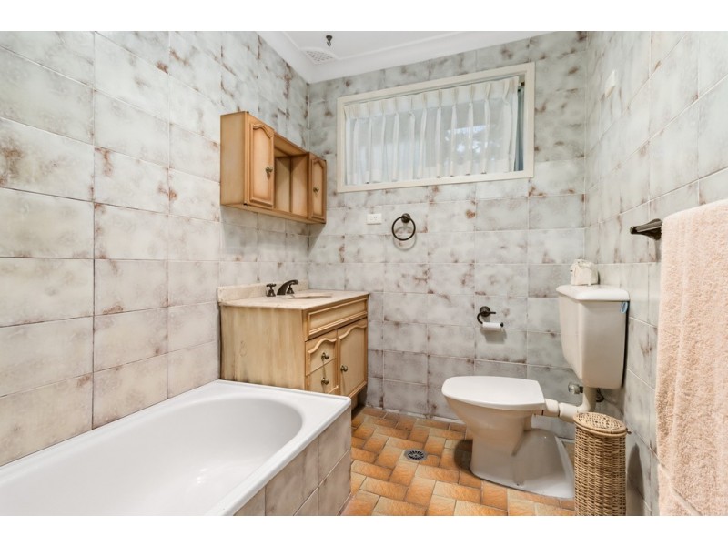 7 Oakley Road, Long Point NSW 2564