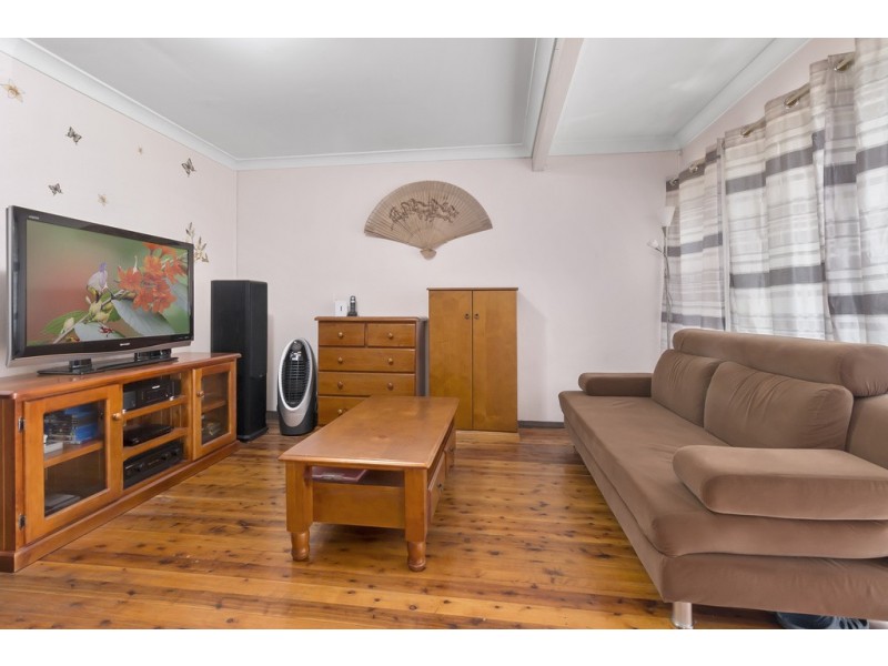 13/2 Whipbird Avenue, Ingleburn NSW 2565