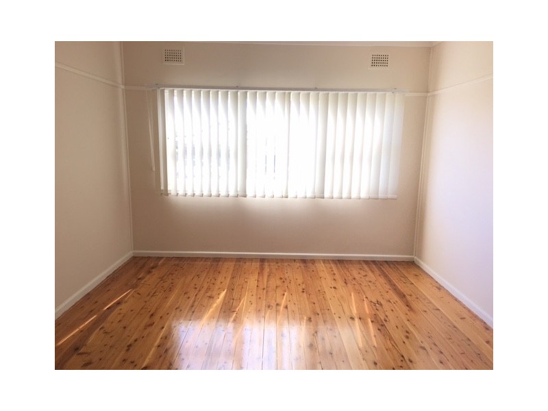 9 Chesham Parade, Glenfield NSW 2167