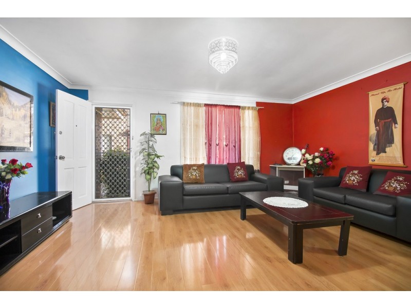 3/9-11 Gordon Avenue, Ingleburn NSW 2565