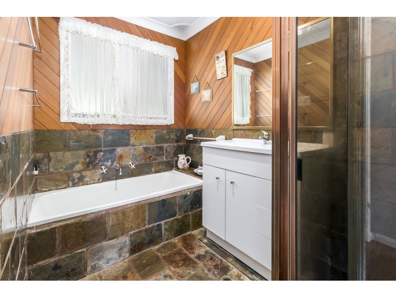 9 Bauxite Place, Eagle Vale NSW 2558