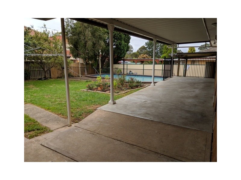 9 Bronzewing Street, Ingleburn NSW 2565