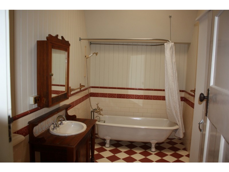 1 Egan Street, Emerald QLD 4720