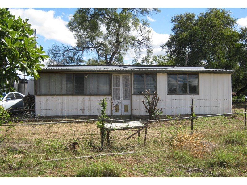 19 Rethammel Road, Sapphire QLD 4702