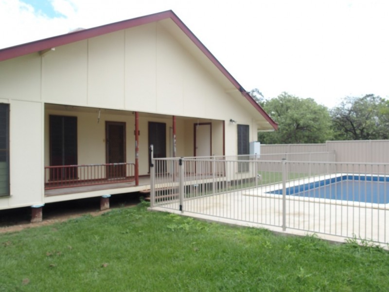 28 Church Lane, Emerald QLD 4720