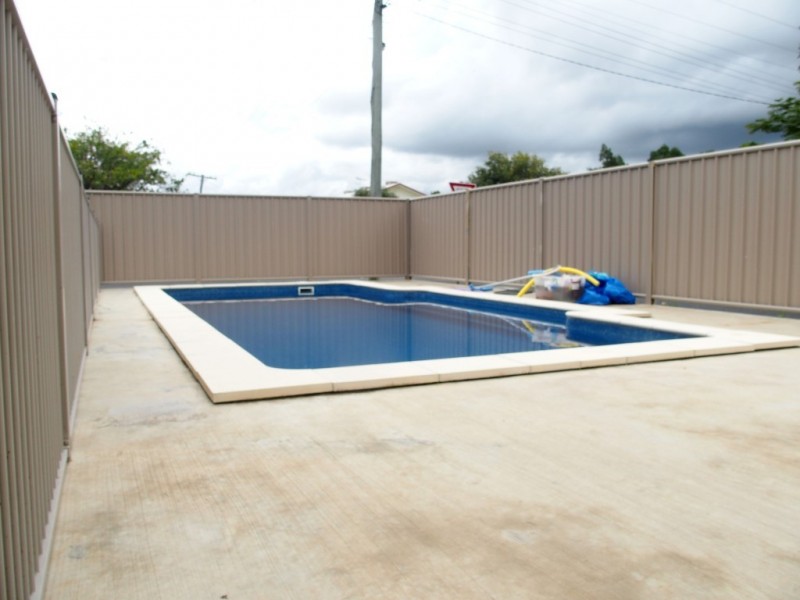 28 Church Lane, Emerald QLD 4720