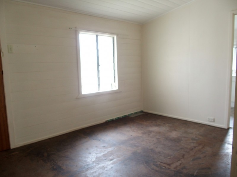 28 Church Lane, Emerald QLD 4720