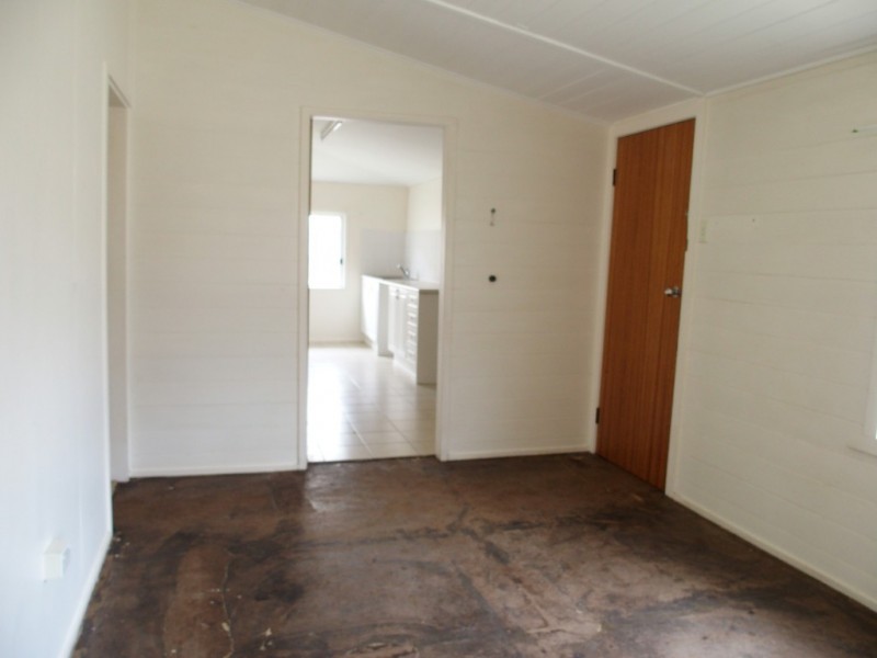 28 Church Lane, Emerald QLD 4720