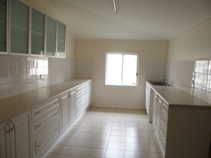28 Church Lane, Emerald QLD 4720