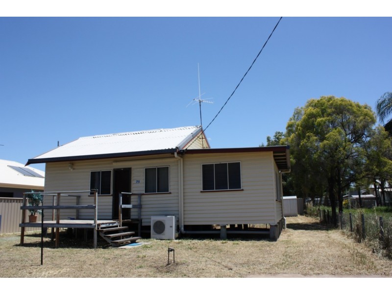 71 Ruby Street, Emerald QLD 4720