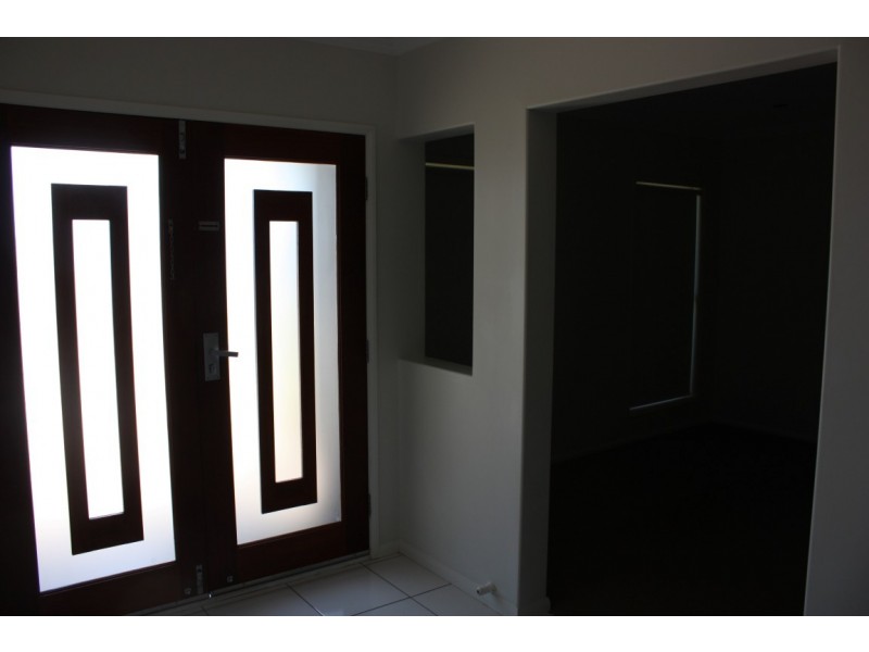 2/17 Morgan Place, Emerald QLD 4720