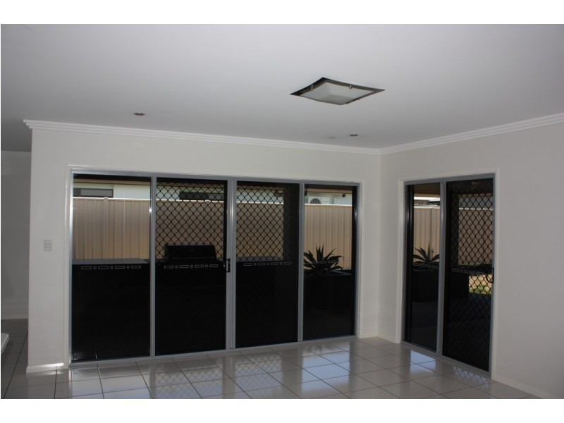 2/17 Morgan Place, Emerald QLD 4720