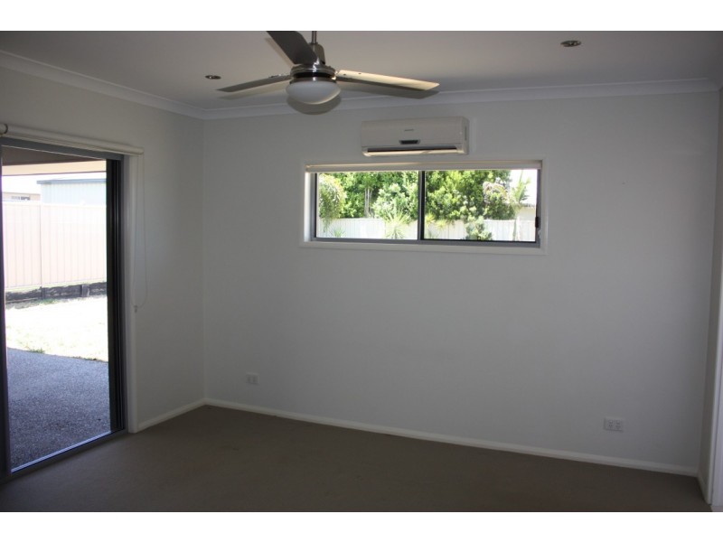 2/17 Morgan Place, Emerald QLD 4720